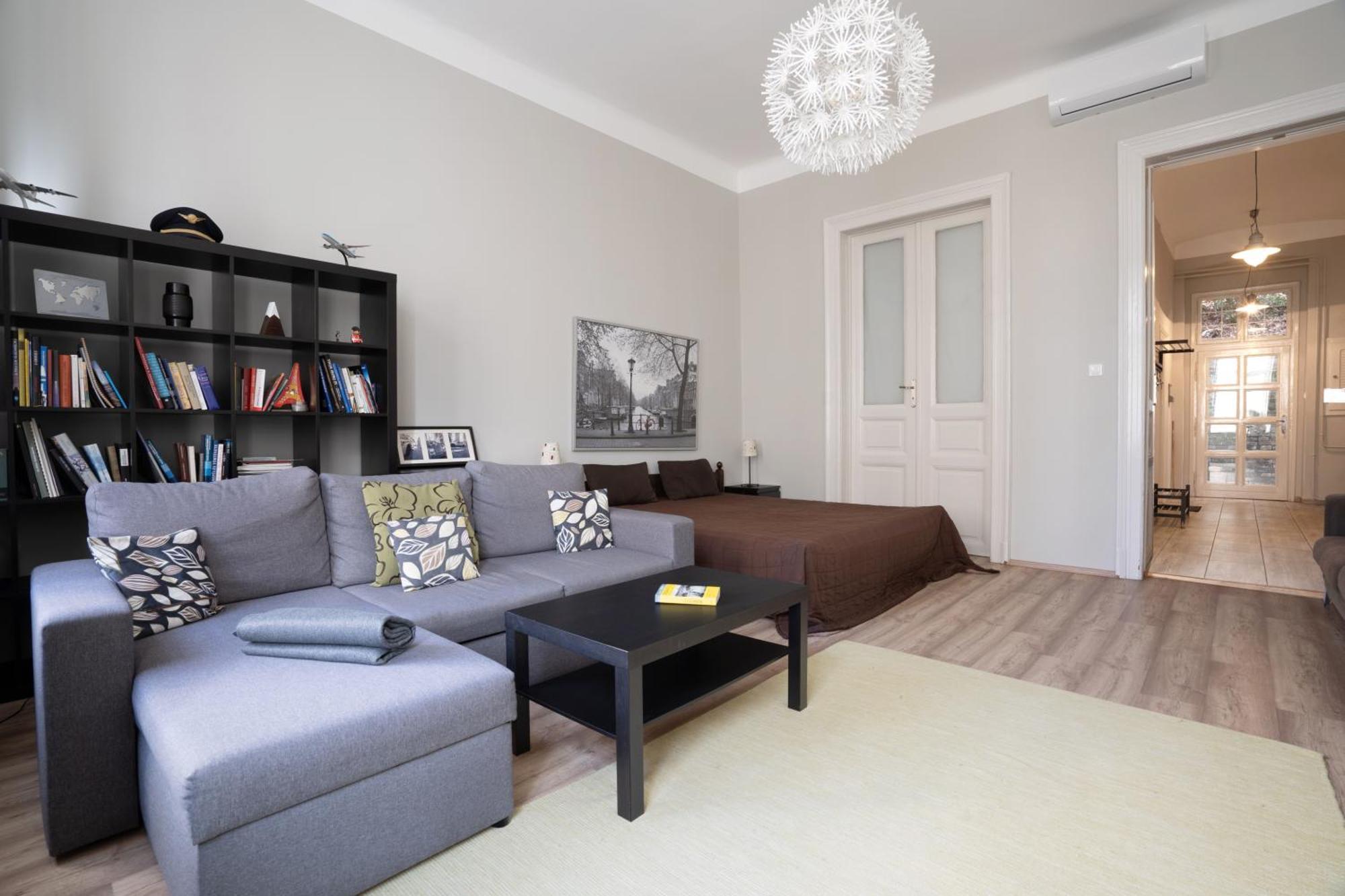 Bpr Castle Hill Apartment With Garden Budapest Bagian luar foto